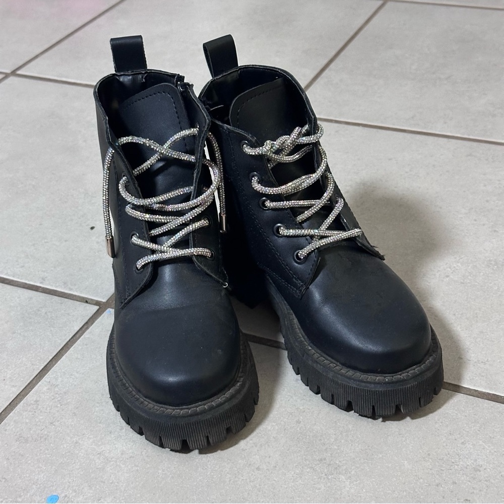 Girls Kids‎ Black Combat Boots Rhinestone Shoe Laces size 1. - Picture 4 of 6